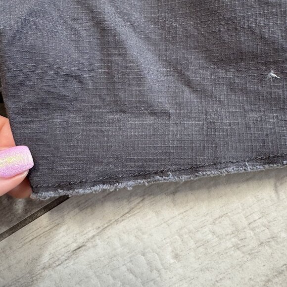 Vuori Womens Charcoal Gray Elastic Waist Drawstring Shorts Size M - Picture 4 of 5